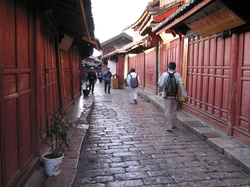 Walking along the streets at the Lijiang Old Town