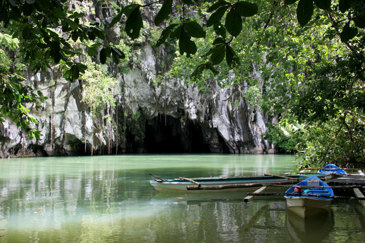 Entrance into the underground river