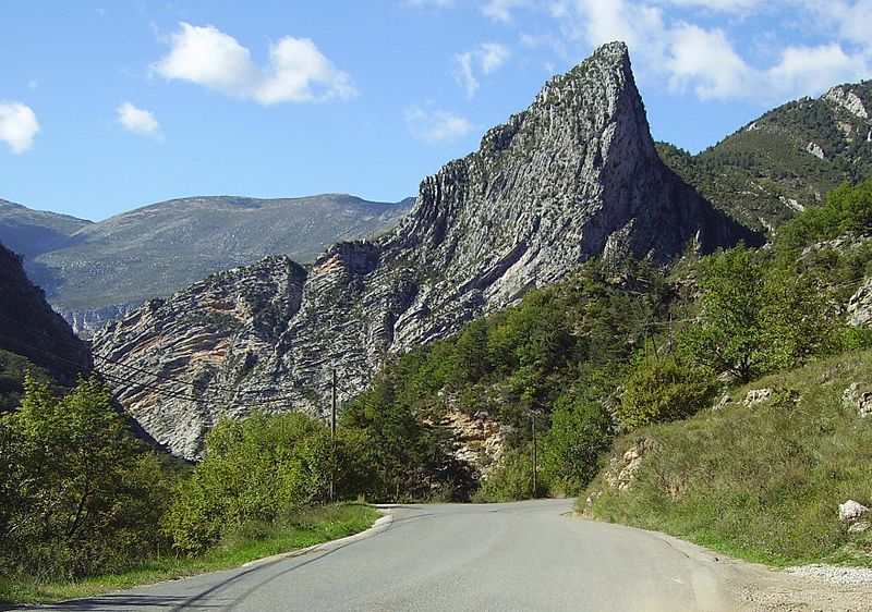 Rock folds near the gorge